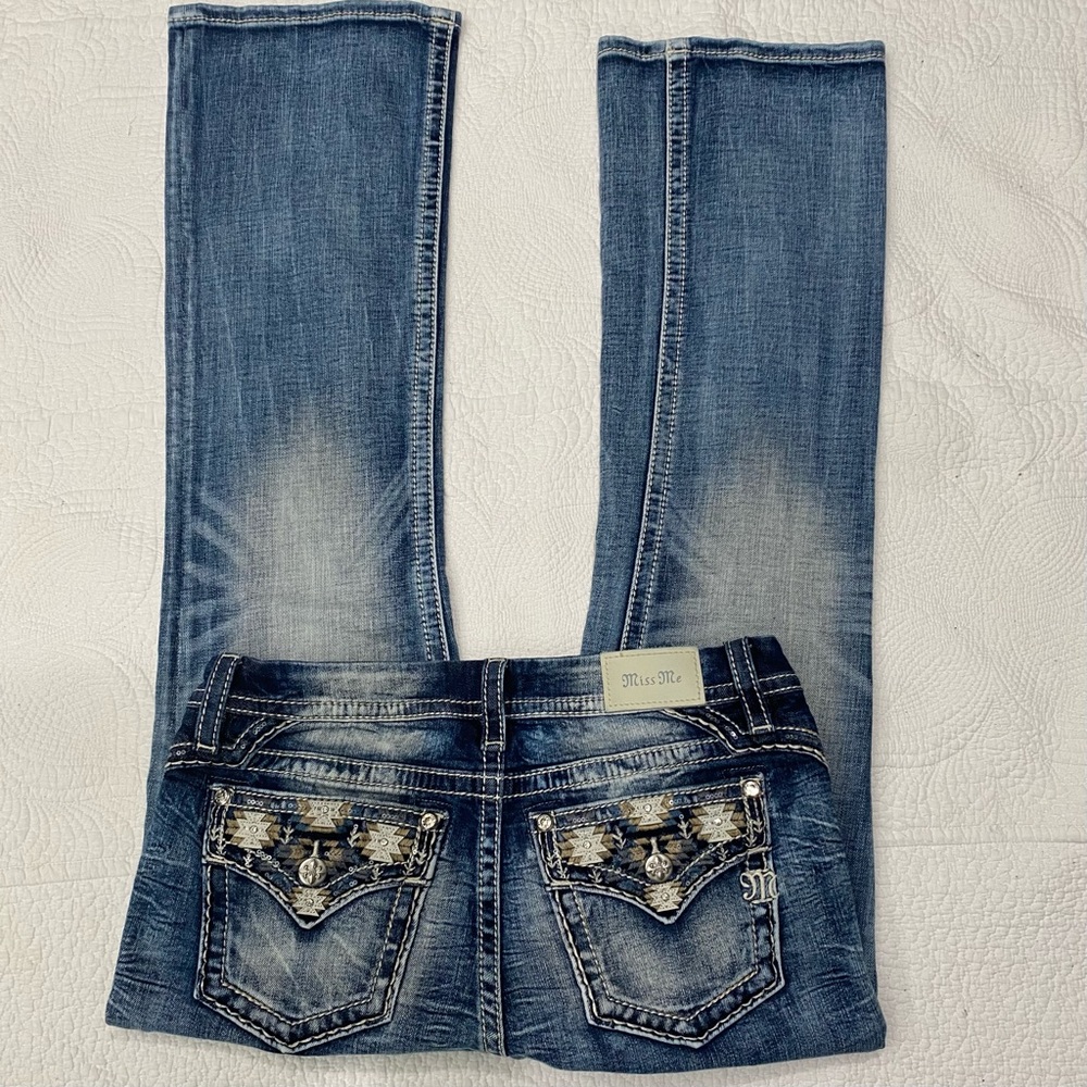 Miss Me Low-Rise Boot jeans Size 31